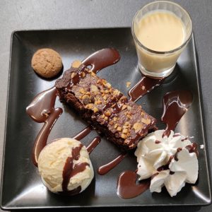 Brownie maison (AGH) et crème anglaise